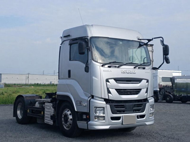 Giga Trailer Head_1