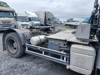 UD TRUCKS Quon Trailer Head QPG-GK5XAD 2018 663,000km_9