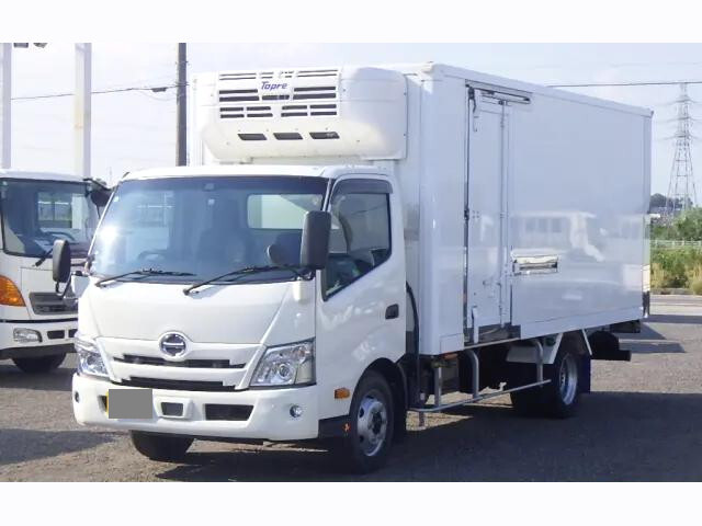 Dutro Refrigerator & Freezer Truck_1