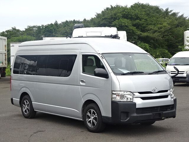 Hiace Bus_1