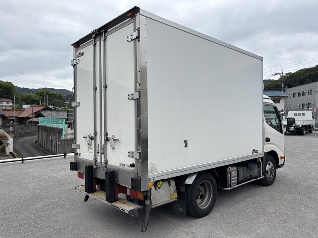 Dutro Panel Van_2