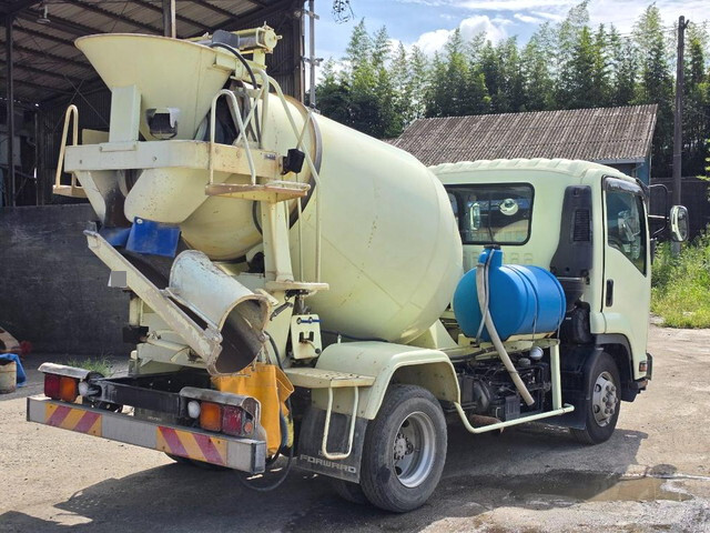 Forward Mixer Truck_2