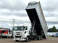 ISUZU Giga Deep Dump QKG-CYZ77B 2017 330,000km_1