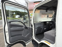 ISUZU Elf Aluminum Van TPG-NLR85AN 2018 217,469km_36