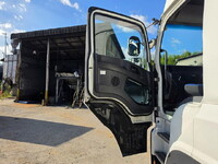 ISUZU Giga Aluminum Wing QPG-CYJ77B 2018 1,353,000km_22