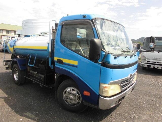 Dutro Vacuum Truck_1