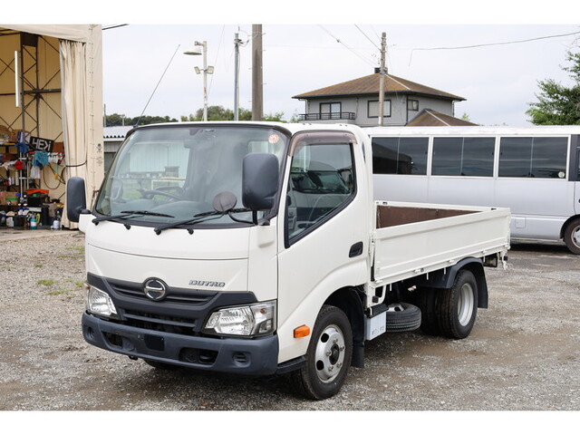 HINO Dutro Flat Body TPG-XZU605M 2017 66,413km_1