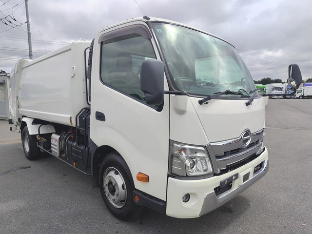Dutro Garbage Truck_1