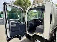 ISUZU Elf Aluminum Van TRG-NLR85AN 2018 170,600km_15