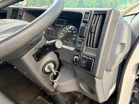 ISUZU Elf Aluminum Van TRG-NLR85AN 2018 170,600km_32