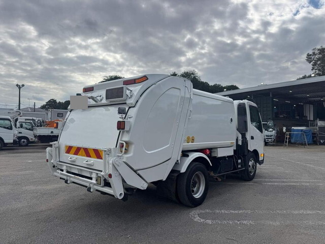 Dutro Garbage Truck_2