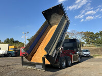 MITSUBISHI FUSO Super Great Dump QPG-FV60VX 2016 611,270km_3