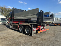 MITSUBISHI FUSO Super Great Dump QPG-FV60VX 2016 611,270km_4