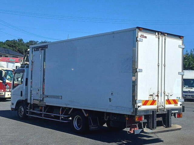 Elf Refrigerator & Freezer Truck_2