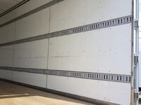 UD TRUCKS Condor Aluminum Van 2RG-BRR90T2 2023 168,000km_8