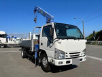 Elf Truck (With 4 Steps Of Cranes)