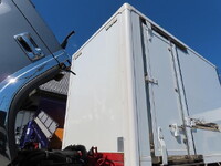 ISUZU Elf Panel Van TRG-NMR85AN 2015 107,000km_24