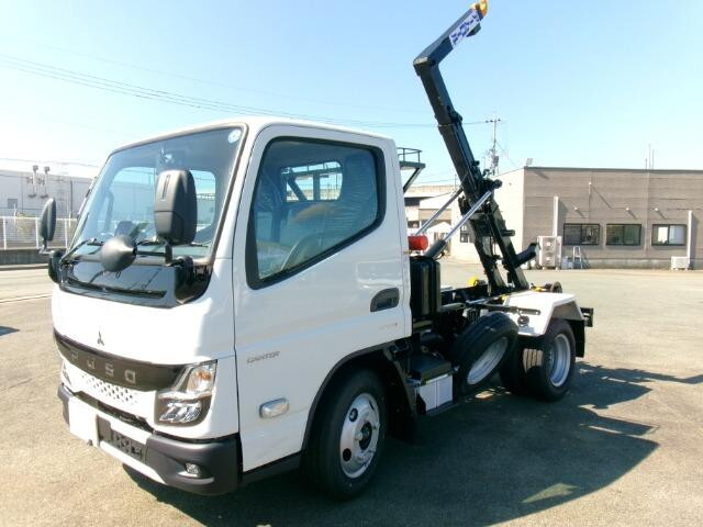 MITSUBISHI FUSO Canter Container Carrier Truck 2RG-FBAV0 2026 437km