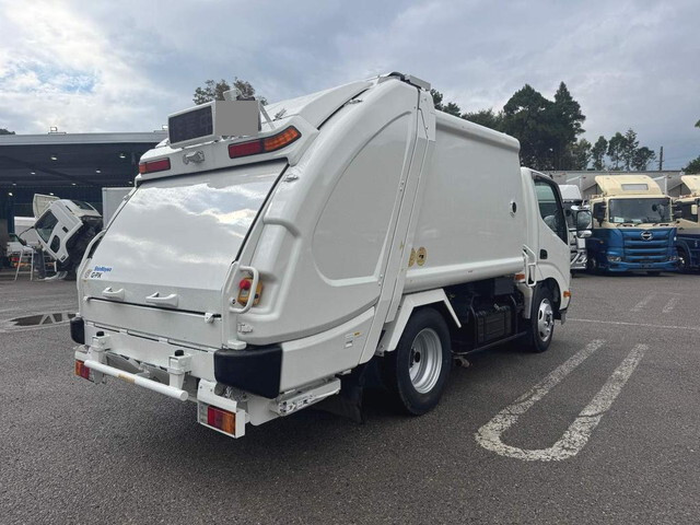 Dutro Garbage Truck_2