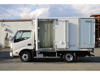 HINO Dutro Refrigerator & Freezer Truck TKG-XZU605M 2017 71,428km_32