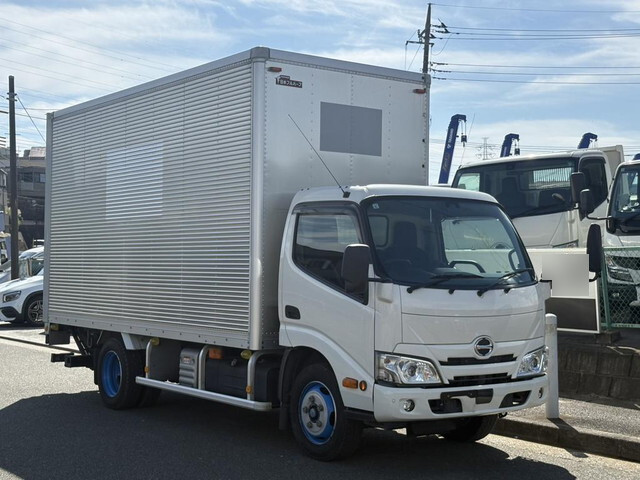 HINO Dutro Aluminum Van 2RG-XZU655M 2020 179,332km_1