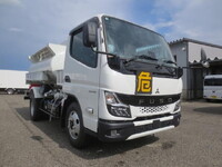 MITSUBISHI FUSO Canter Tank Lorry 2RG-FEAV0 2026 1,124km_1