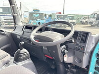 ISUZU Elf Aluminum Van TRG-NMR85AN 2018 281,400km_34