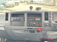 ISUZU Elf Aluminum Van TRG-NMR85AN 2018 281,400km_36