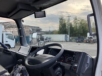 ISUZU Elf Aluminum Van TRG-NPR85AN 2015 89,529km_34