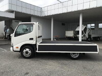 HINO Dutro Flat Body 2RG-XZU605M 2020 29,627km_8
