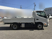 HINO Dutro Flat Body 2RG-XZU605M 2020 43,695km_8