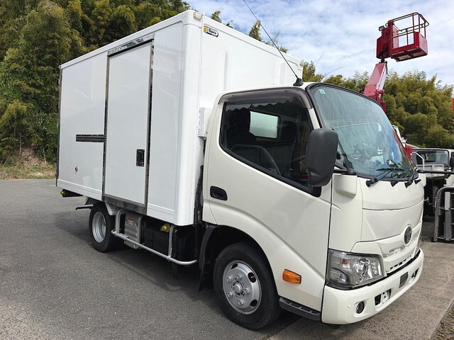 Toyoace Refrigerator & Freezer Truck_1