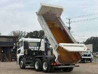 UD TRUCKS Quon Dump QKG-CW5XL 2015 170,000km_11