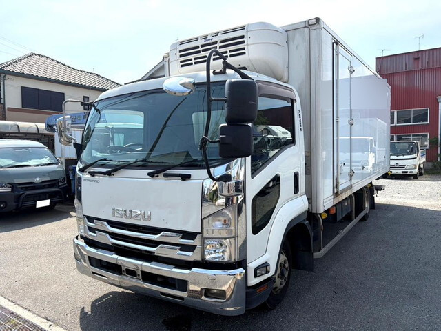 ISUZU Forward Refrigerator & Freezer Truck TKG-FRR90S2 2017 421,300km