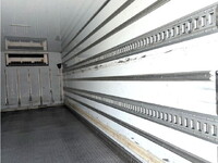 ISUZU Forward Refrigerator & Freezer Truck TKG-FRR90S2 2017 421,300km_10