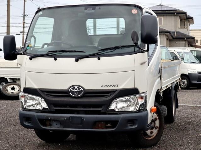 TOYOTA Dyna Flat Body TPG-XZC605 2017 107,000km