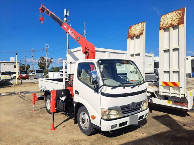 Dutro Truck (With 4 Steps Of Cranes)_1
